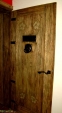 Drzwi z litego drewna - rzeźbione, rustykalne, postarzane